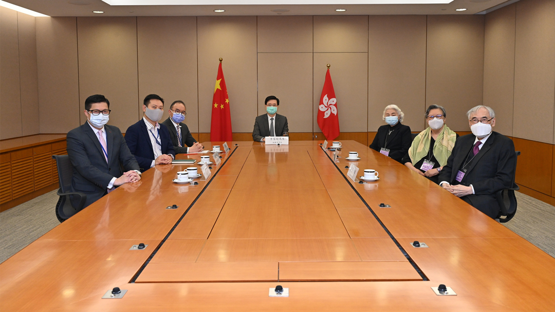 資審會舉行首次會議 七名成員全部出席