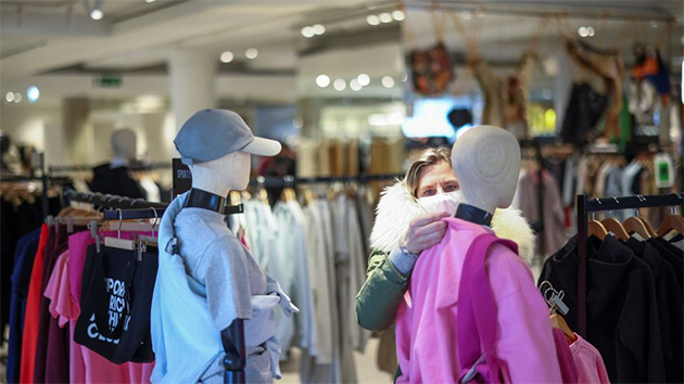 外國研究：清潔運輸二手衣物或破壞環境 租賃衣物並不能更環保？ 