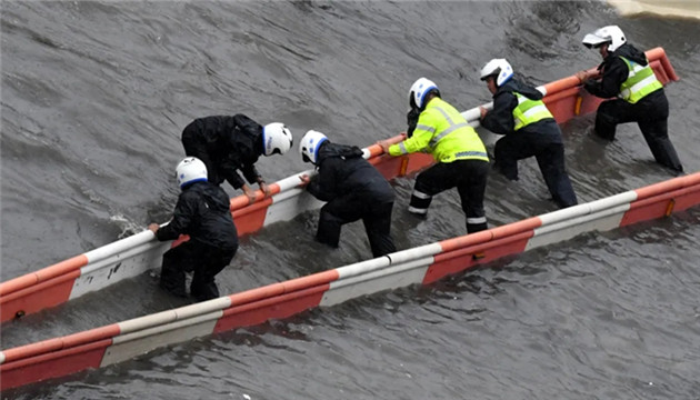有片 | 千年暴雨突襲中原 舉國揪心！中部戰區漏夜馳援