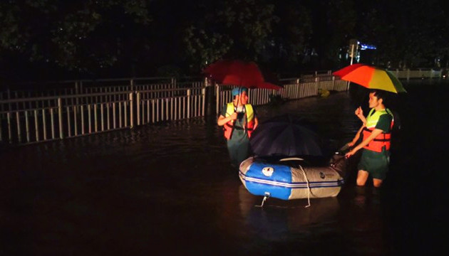 暴雨致鄭州繞城高速等26條高速公路29個路段封閉