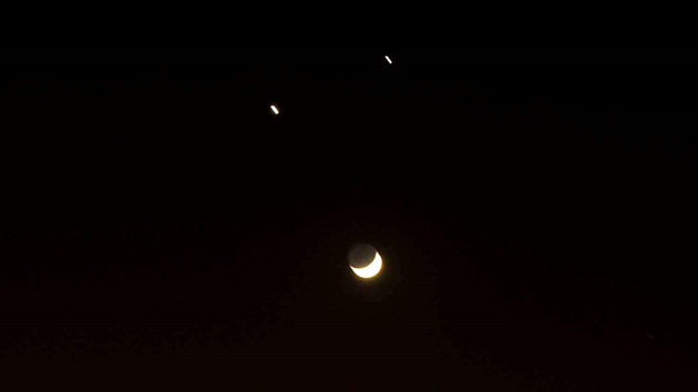 25日天宇將現「雙星拱月」天象