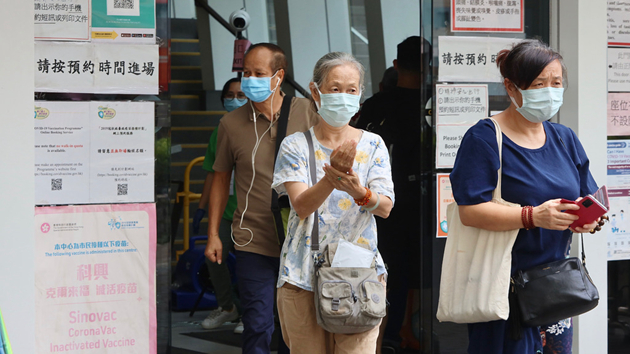 何栢良倡增設流動接種站 落區為長者接種疫苗