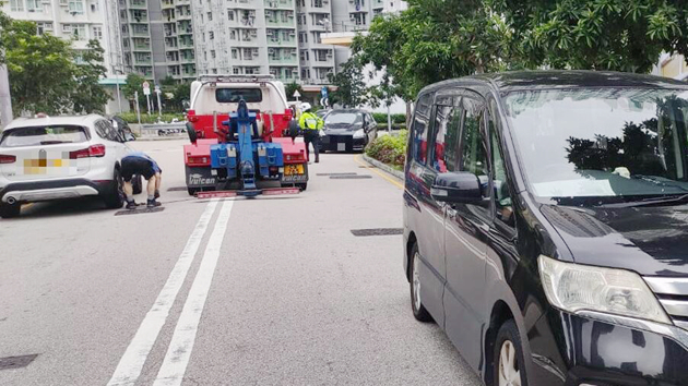 警方東九龍打擊違泊 發逾1800張告票拖走3車