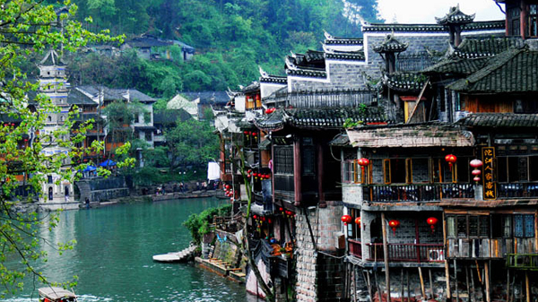 湖南湘西各大景區暫停接待遊客