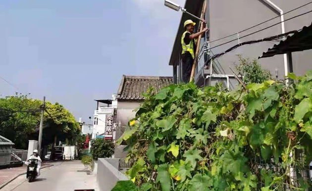 【中共百年 深圳故事】深圳大鵬辦事處「亮燈」行動照亮城市溫暖百姓