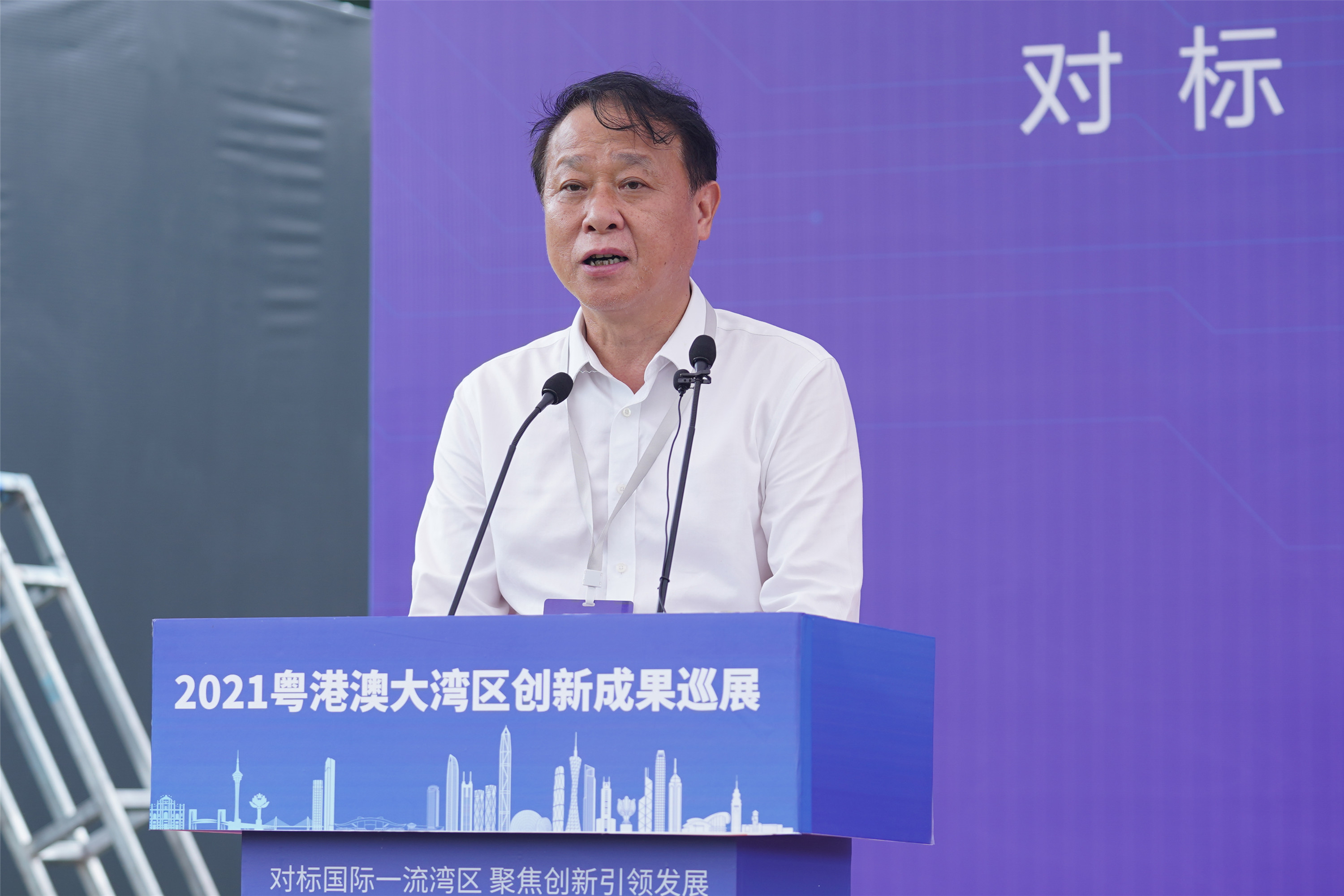 深圳報業集團總經理王躍軍致辭