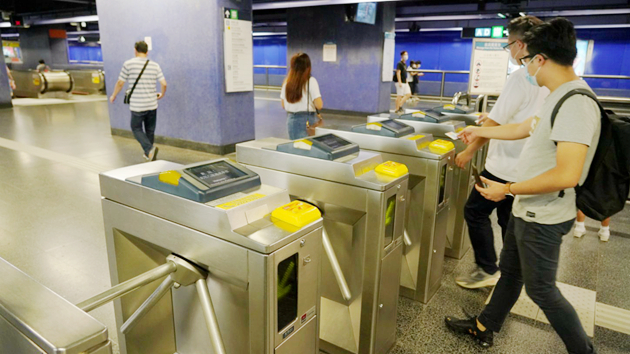 港隊報捷 港鐵11日送出10萬張單程車票予市民