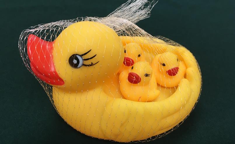 海關提醒：1款不安全塑膠鴨套裝玩具 有讓兒童窒息潛在危險