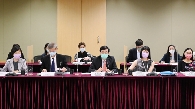 李家超主持兒童事務委員會會議 討論強制舉報虐兒機制