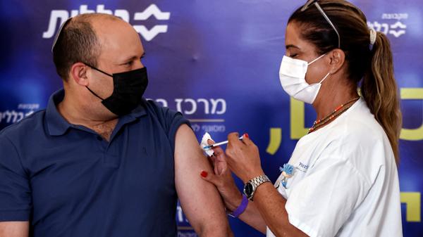 以色列總理打第三針疫苗 稱可避免再封城