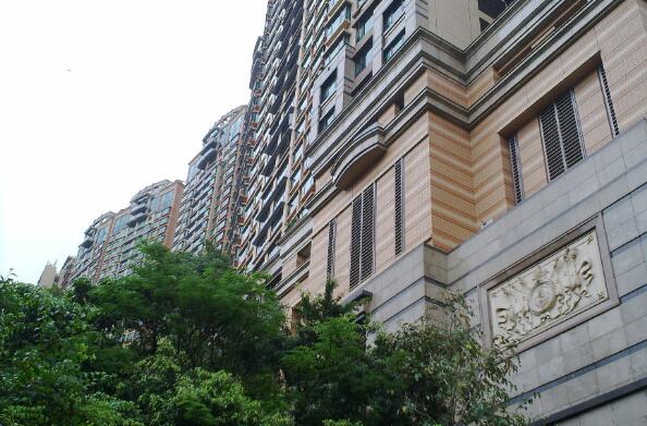 金庸遺孀7300萬元沽跑馬地豪宅