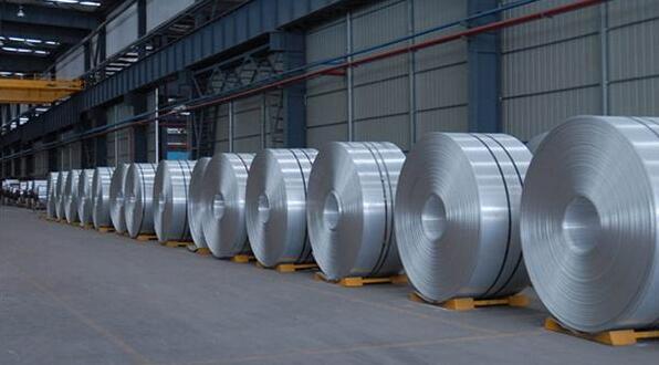 需求飆漲供應受限 鋁價創10年高點