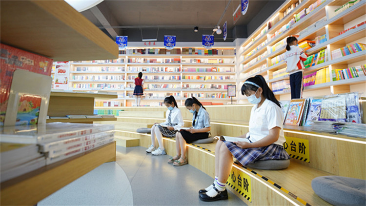 教育部：中小學生校外培訓材料不得出現超標超前問題