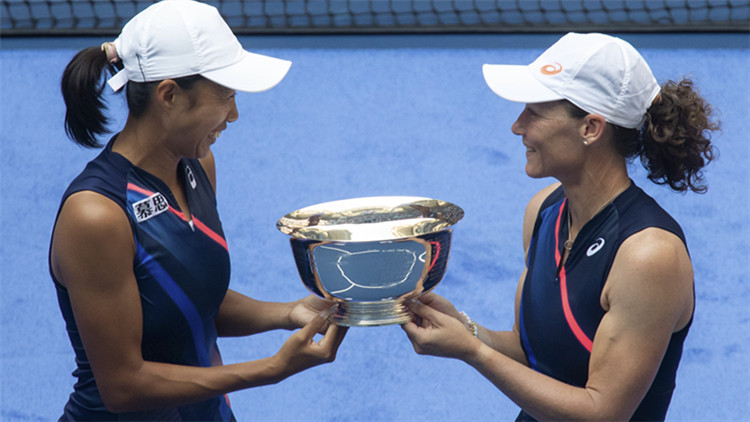 中國「金花」張帥攜手史杜素奪美網女雙冠軍