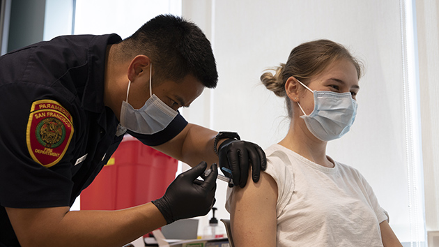 美國計劃本周召開新冠峰會 提出2022全球七成人口完成接種的目標