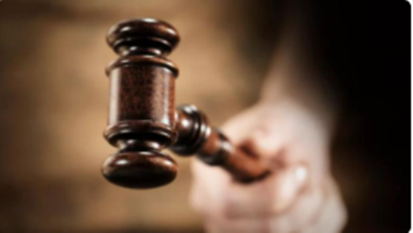 江西一民警佔用嫌疑人手機盜竊9萬餘元 獲刑3年3個月