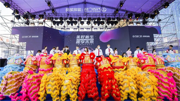 華南城全面轉型升級 深圳龍崗萬達廣場開業首日迎20萬人打卡