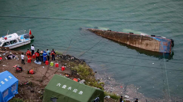 貴州六盤水客船側翻致10死5失聯