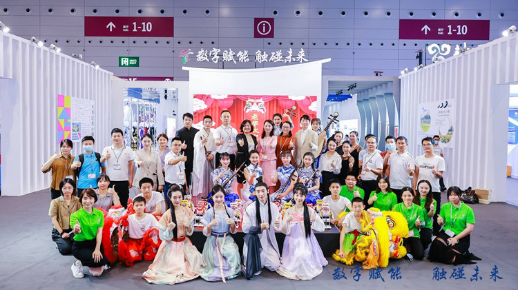 「數字賦能·觸碰未來」  深圳龍華攜「1+9+15」陣容精彩亮相文博會
