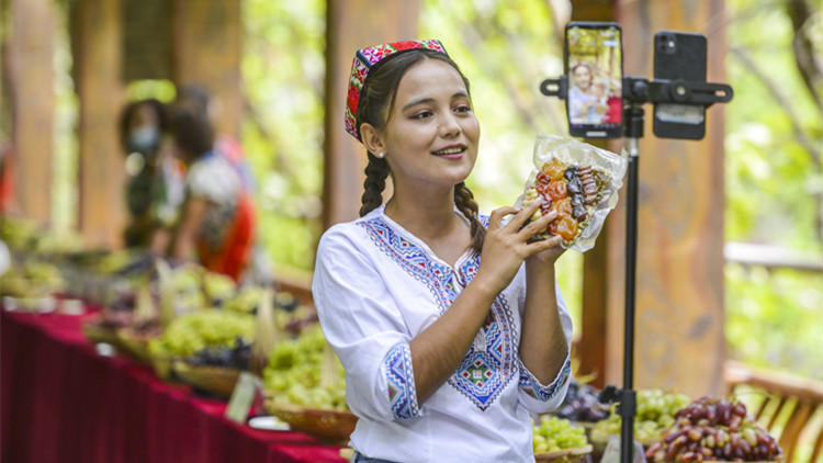 白皮書：新疆人口特別是少數民族人口將保持穩步增長