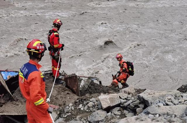 【追蹤報道】四川天全縣泥石流災害搜救：3人獲救 1人亡