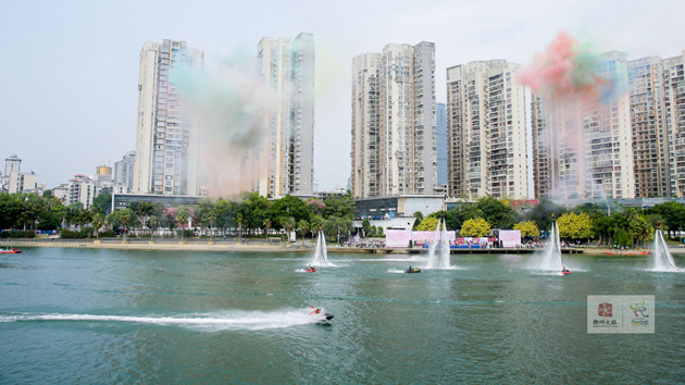 廣西柳州水上狂歡慶華誕 展文旅融合成果