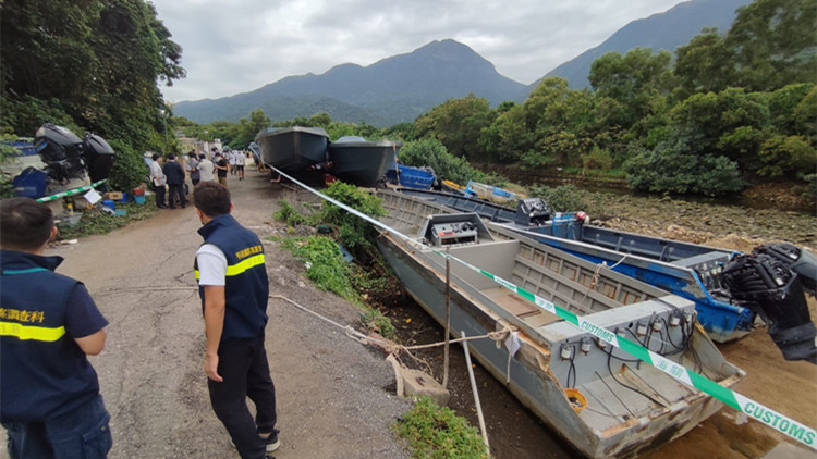 海關警方聯合行動檢獲39艘非法改裝快艇等  市值約1300萬元