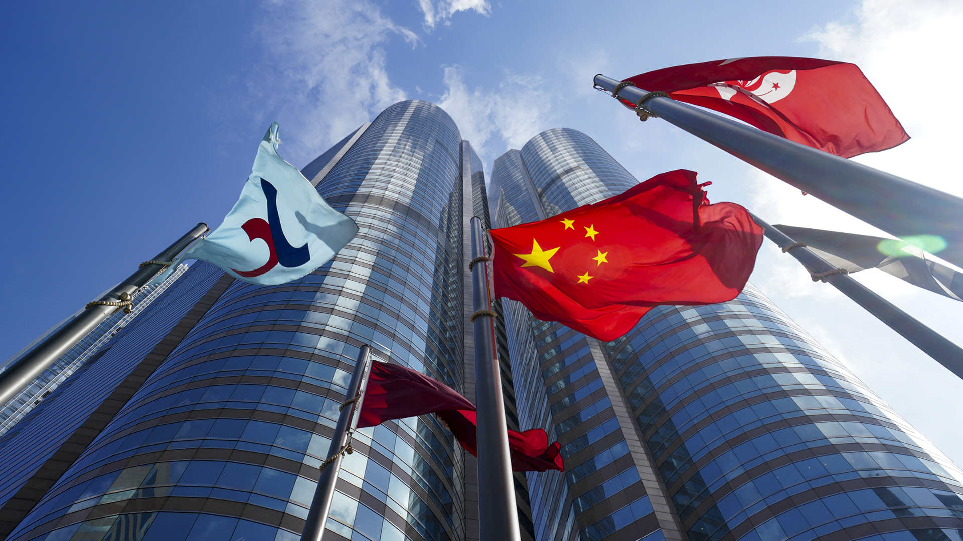 恒生指數半日升576點 報24543點