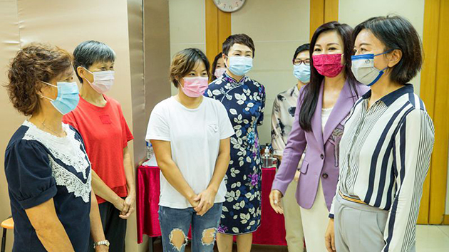 有片｜中聯辦副主任盧新寧聽取地區婦女代表心聲 香港發展需要「她力量」