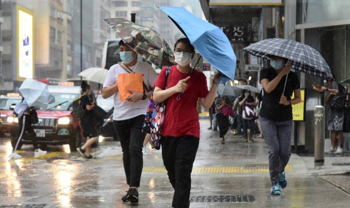 黑色暴雨警告仍生效 教育局宣布學生今日下午無需上課