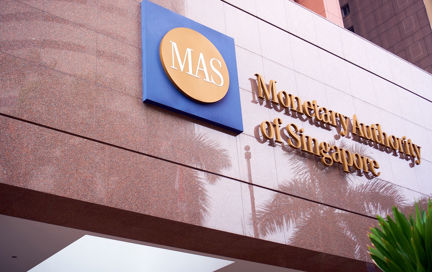 新加坡三年來首度收緊貨幣政策 因成本壓力升高