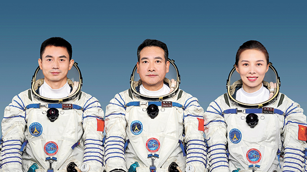 有片 | 在《歌唱祖國》的歌聲中 神舟十三號乘組出征太空！