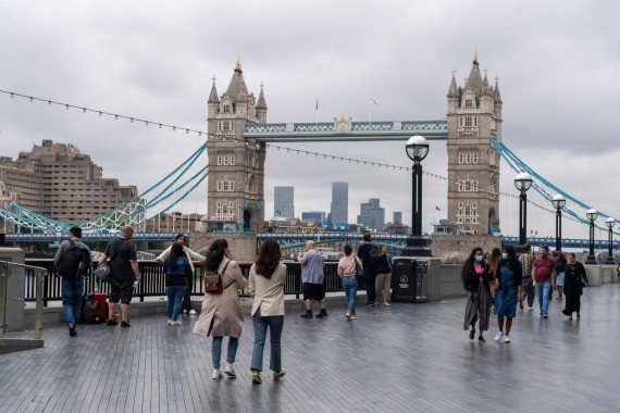 英國單日新增逾5萬宗確診 創3個月新高