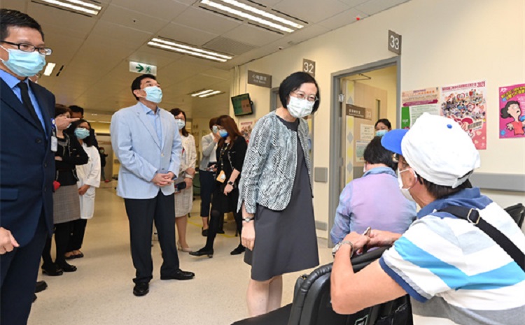 首2針打科興者可轉復星 專家倡3高危群組打第3針