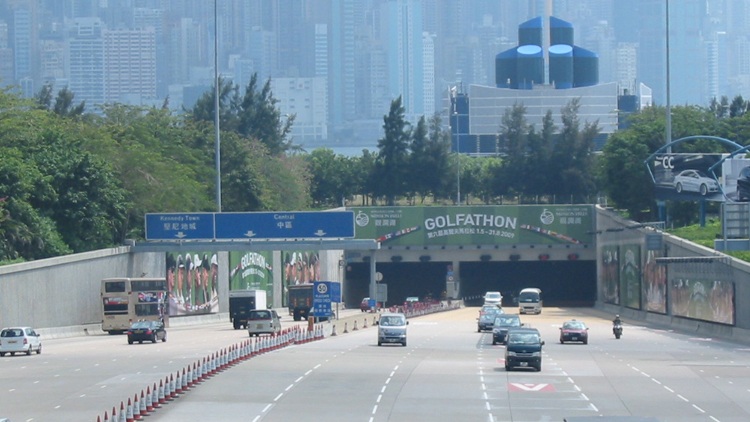 本港多條隧道收益減少 西隧年收入大跌近9%