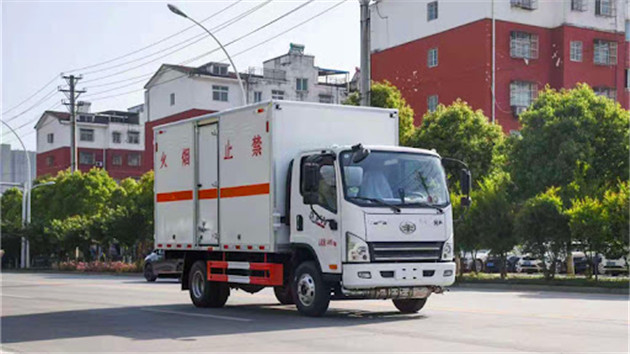 廣東高速11月起限時禁止危險貨物運輸車通行