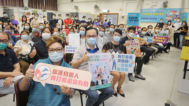 外展接種隊為梅窩坪洲273人打針 聶德權籲島上居民注意防疫