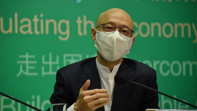 黃錦星：當局年底與兩電議電價調整