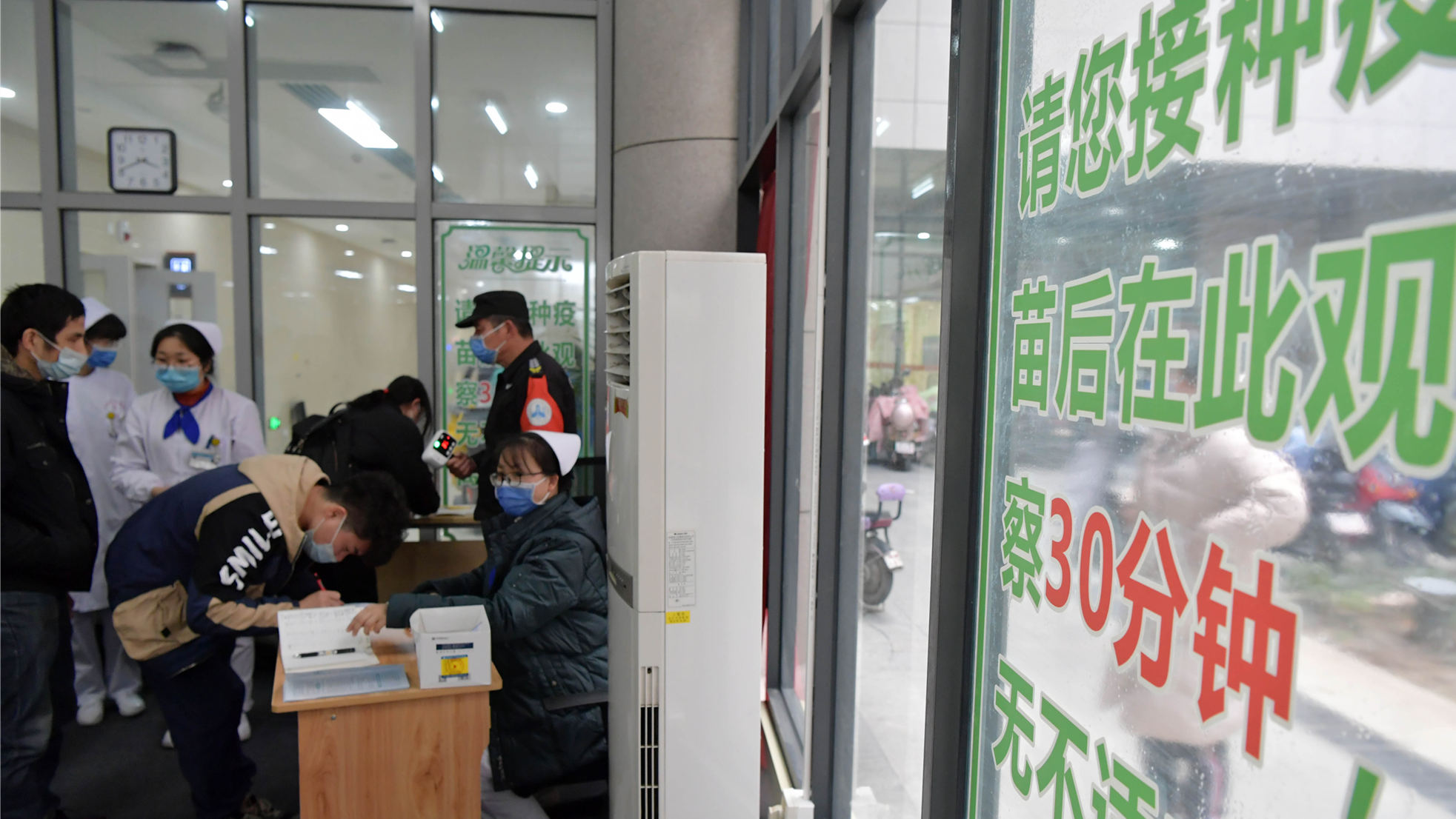 江西鉛山紅綠燈統一調為紅燈 減少人員和車輛流動