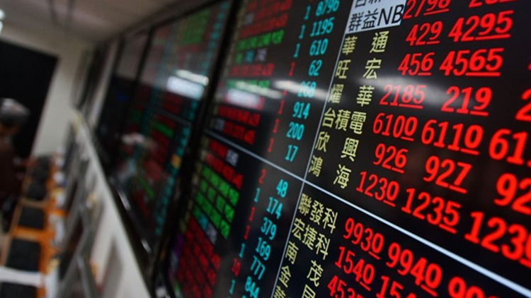 台股早盤漲逾百點 衝破半年線後遇阻反覆