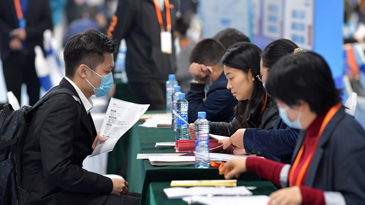 職校生也能考事業單位  人社部發文破除唯學歷用人導向