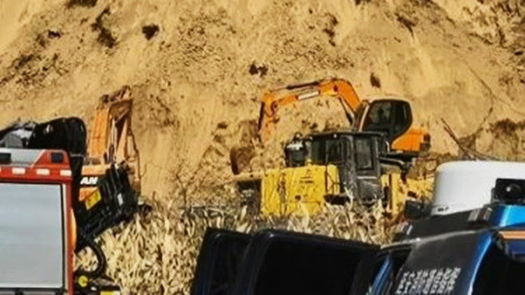 延安寶塔區煙洞溝村發生山體滑坡  救出3人仍有1人被埋