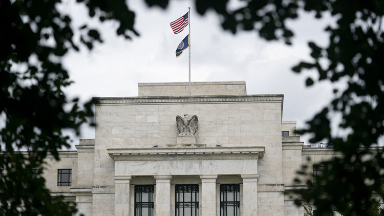 美聯儲宣布維持當前利率水平  每月縮購150億美元債券