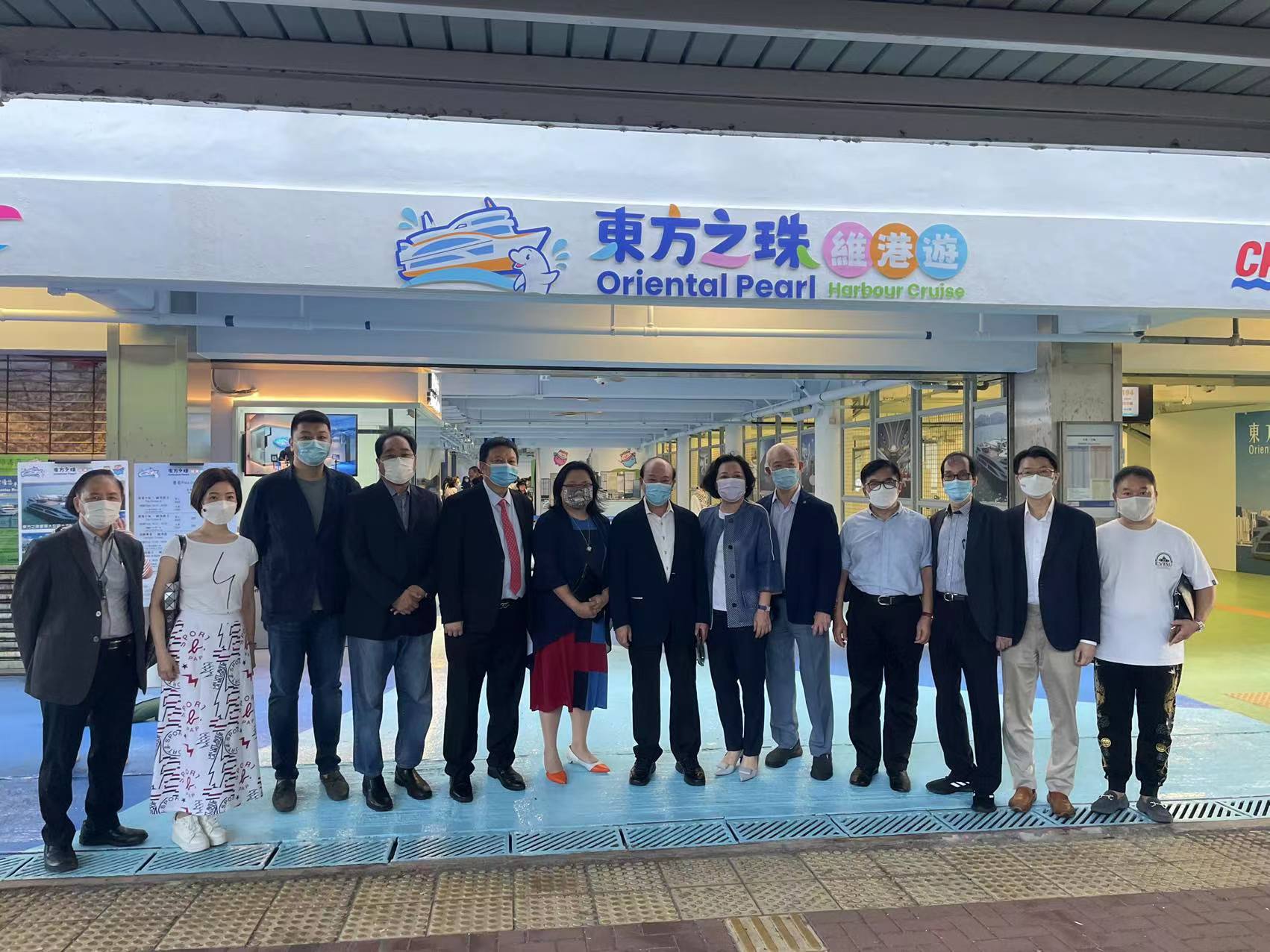 廣總九龍中分會辦迷醉黃昏維港遊