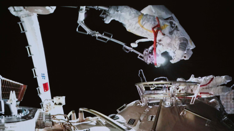 「神十三」航天員太空上演「感覺良好」多重奏
