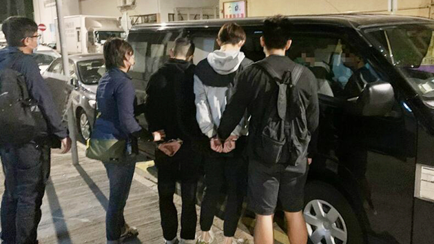 鴨脷洲2人涉販毒被捕 警檢值逾18萬元毒品