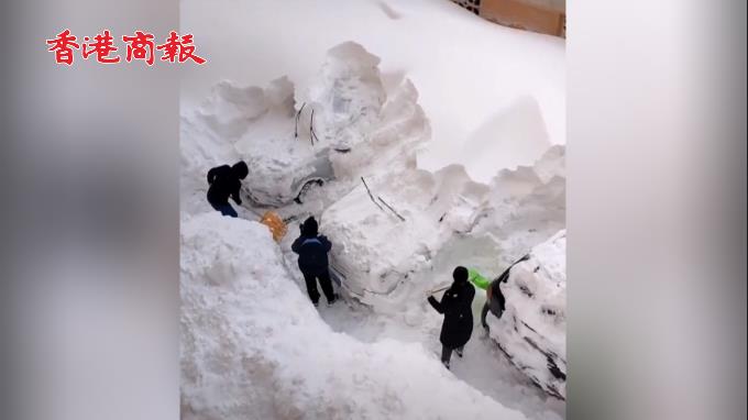 有片 | 北方多地暴雪 積雪後道路直接變成雪牆迷宮