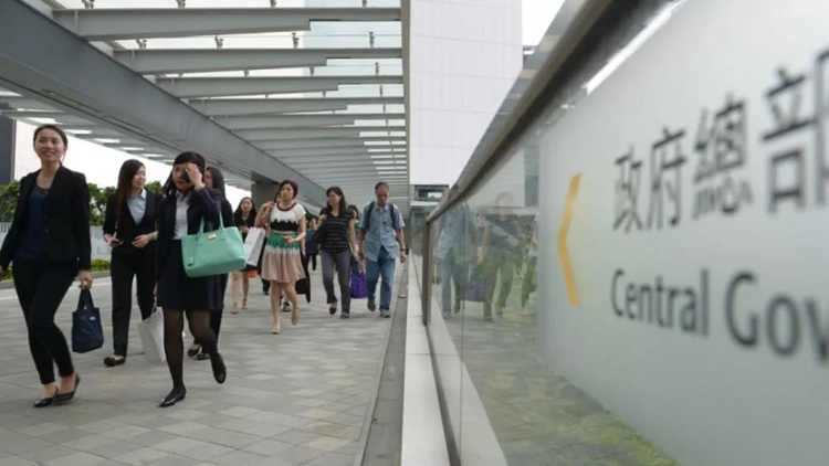 最低報錄比13:1 香港人在深圳當公務員這麼容易？