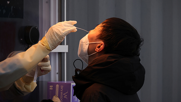 韓國新冠重症病例飆新高 當局疾呼接種第三針疫苗