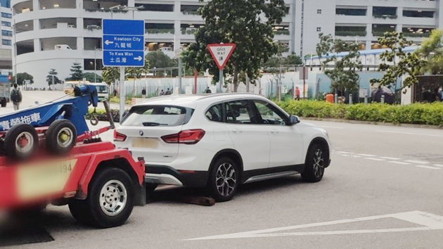 警方東九龍嚴打違泊 發2151張告票拖走9車
